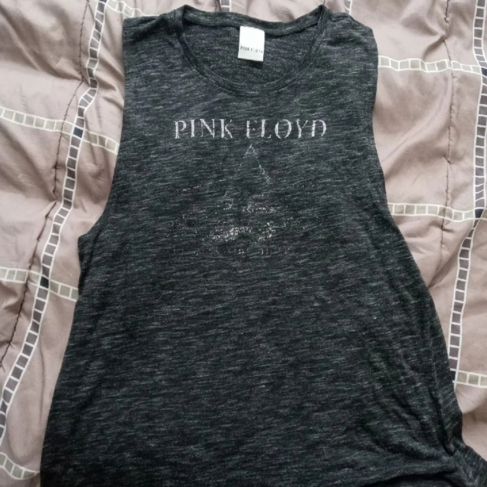 Pink Floyd shirt